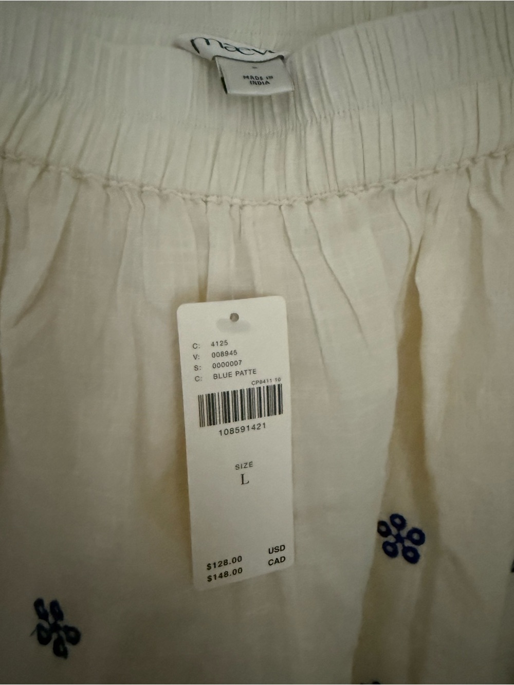 Anthropologie maeveEmbroidered Ivory Women's Shorts with Navy dainty Bird Accent - Picture 2 of 11